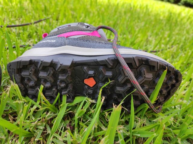 botas montaña talla 28