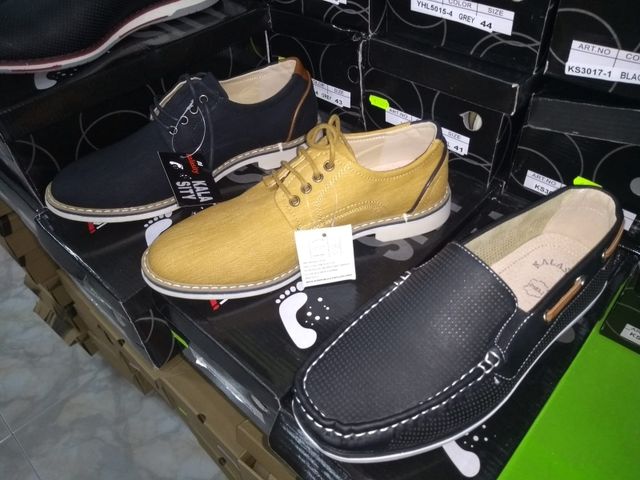 se venden zapatos de hombre del 39al45
