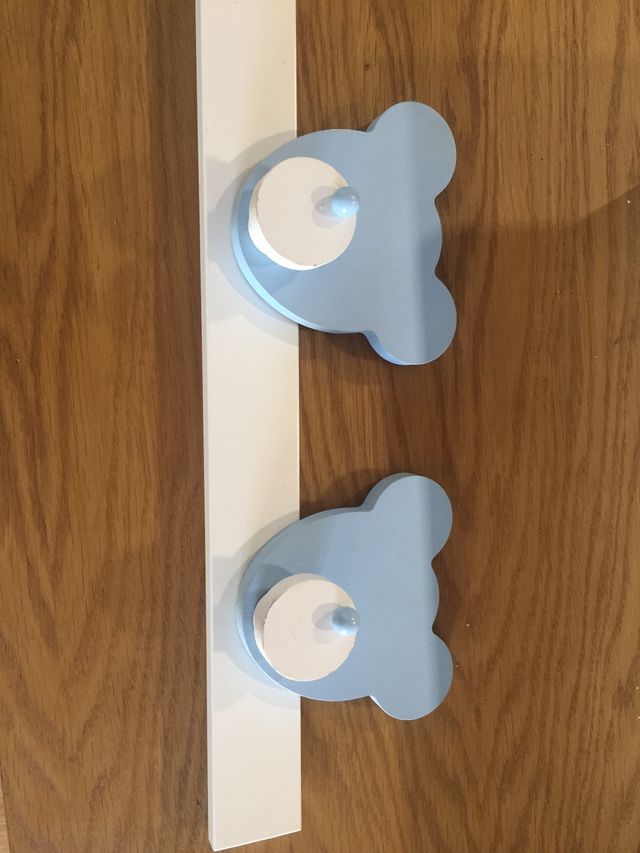 Marco infantil y perchero