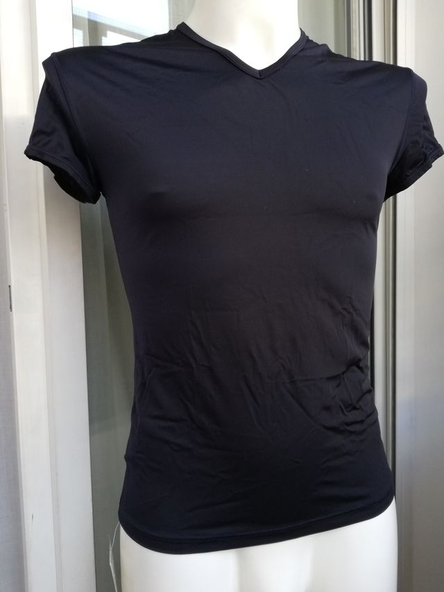 Camiseta hombre exterior cuello pico  de Hom L