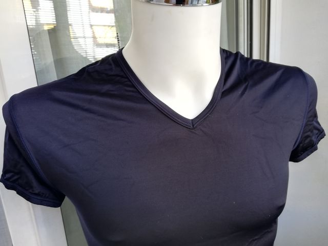 Camiseta hombre exterior cuello pico  de Hom L