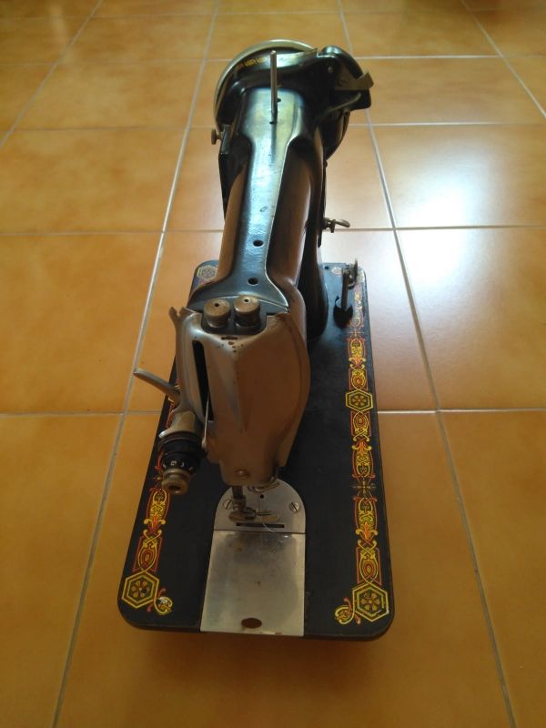 Máquina de coser Hexagon antigua