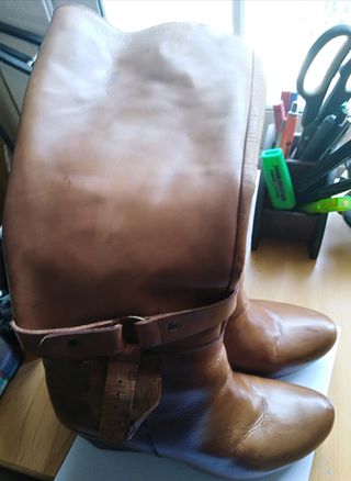Botas de piel canela T\\/38 de segunda mano por 45 EUR en Barcelona en  WALLAPOP