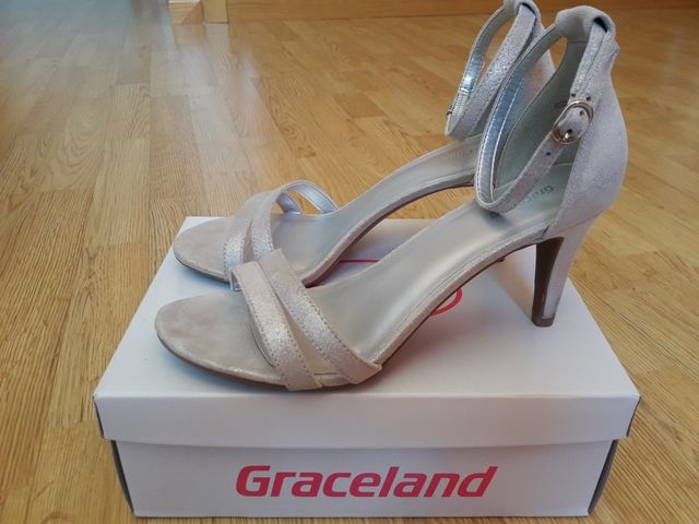 Zapatos de fiesta plateados