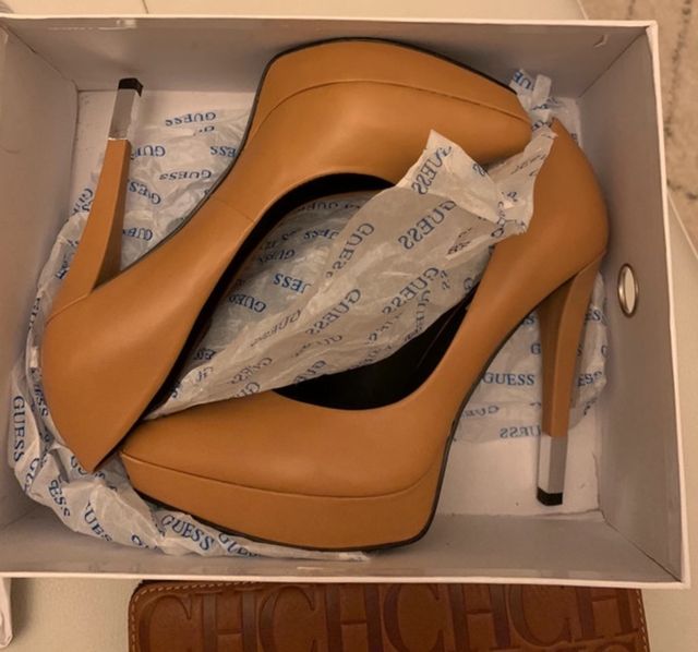 Zapatos Guess Salon Camel