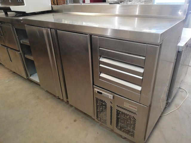 Frente mostrador refrigerado azkoyen 1.47 de segunda mano por 699 € en