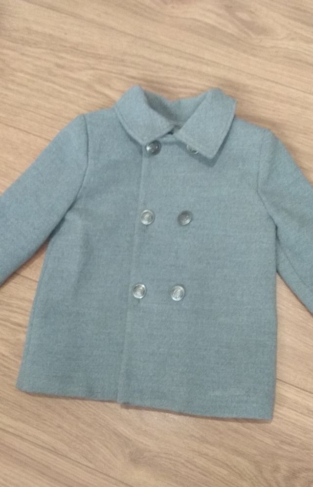 abrigo  tutto Piccolo la talla 12 meses