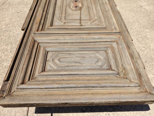 ANTIGUA PUERTA EXTERIOR SIGLO 18 de segunda mano por 450 € en León en