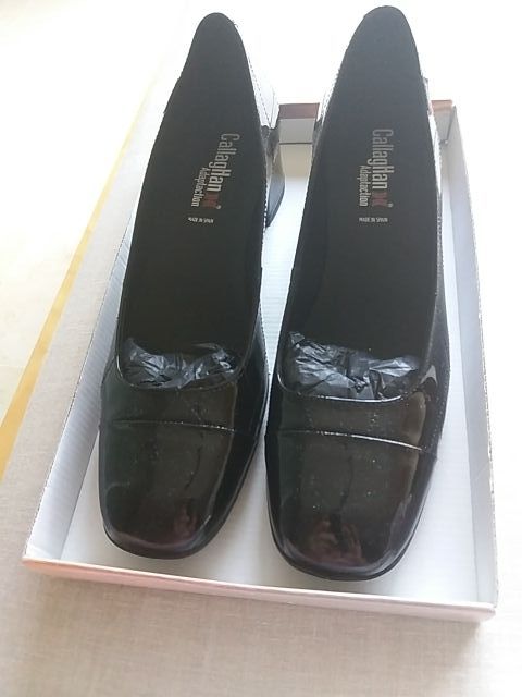 Zapatos de mujer, de piel, marca CallagHan Adaptac