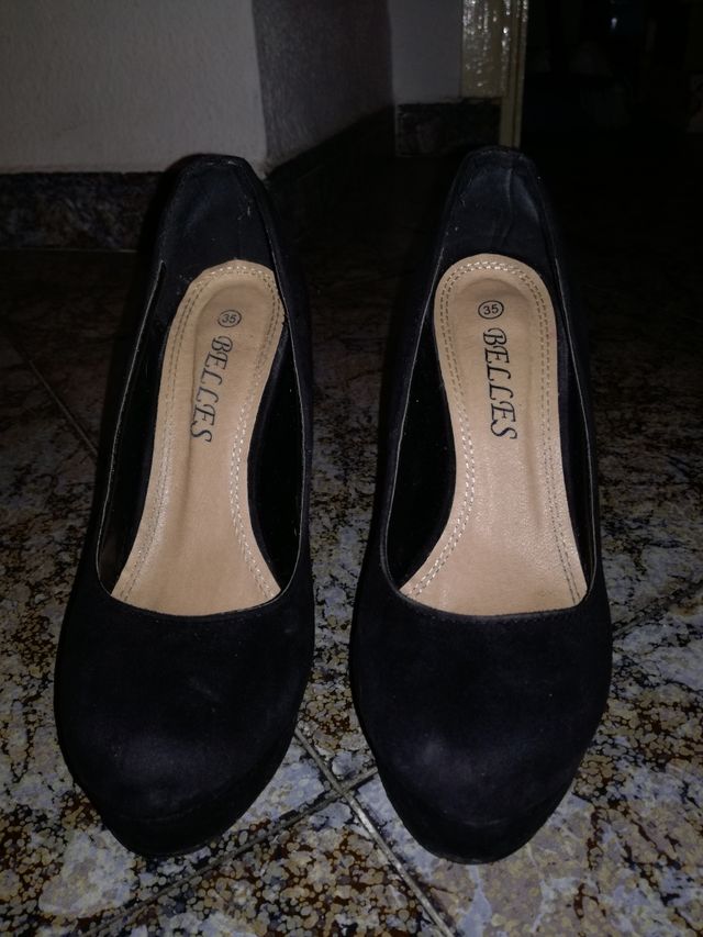 Tacones negros