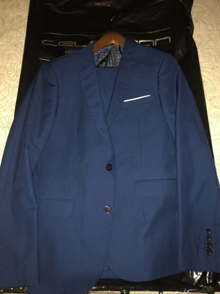 TRAJE CELOPMAN COMPLETO de segunda mano por 25 EUR en Poligono Tres Caminos  en WALLAPOP