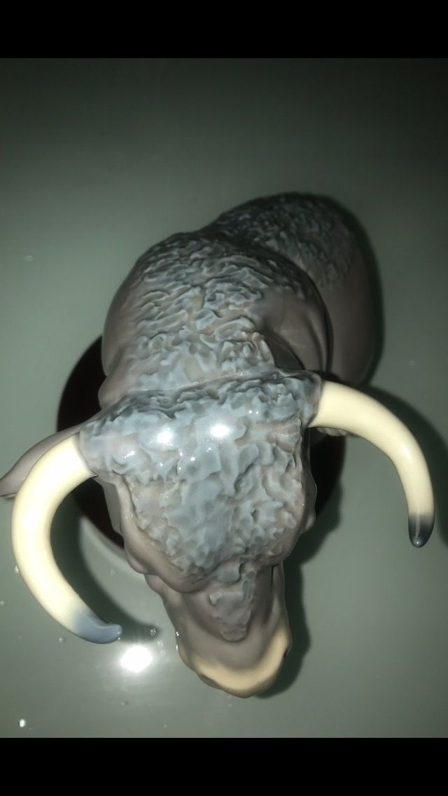 ESCULTURA DE TORO BRVO LLADRÓ