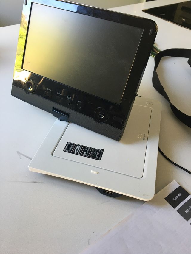 DVD portátil LG, con patalla portátil