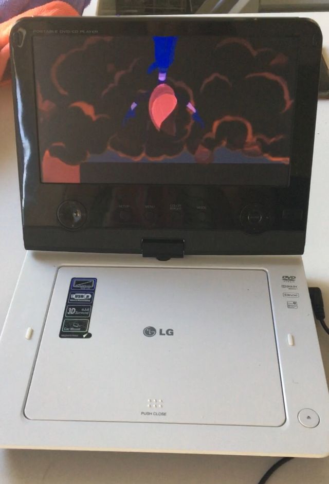 DVD portátil LG, con patalla portátil