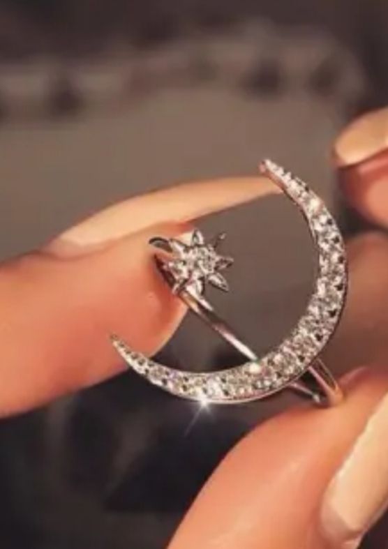 ANILLO DE PLATA DE LEY 925 Y CIRCONITAS..