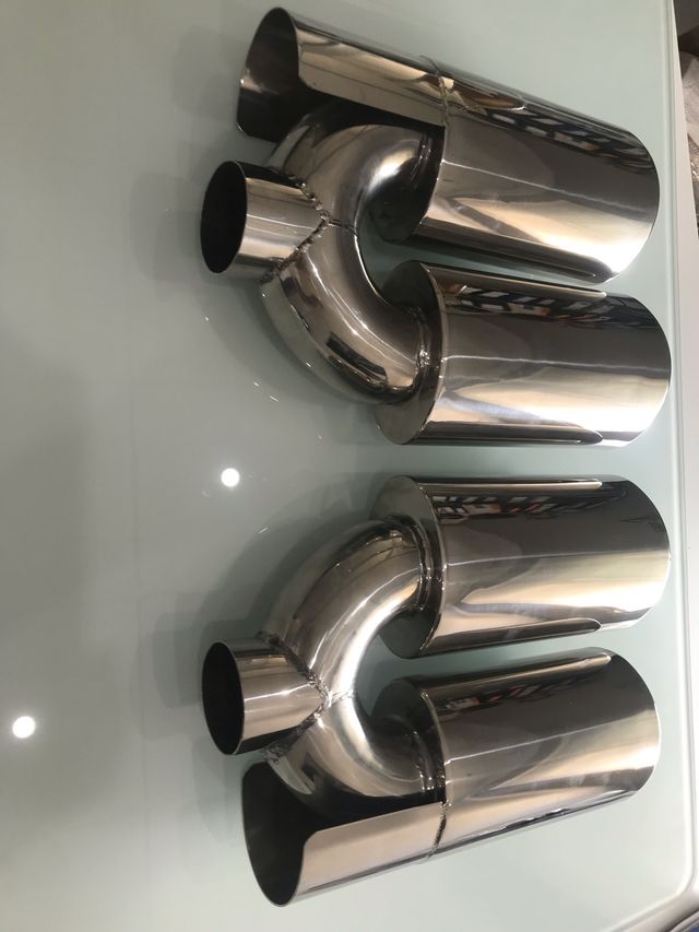 Colas escape doble derecha izquierda