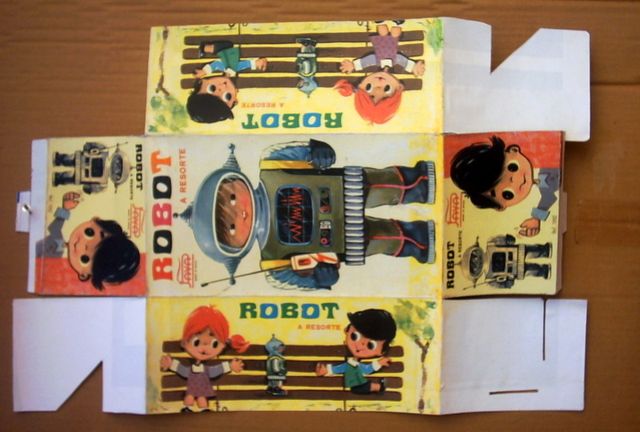 ROBOT PAYA-caja carton vacia con interior