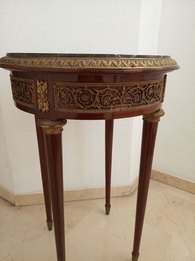 MUEBLE ANTIGUO. MESA VINTAGE. CONSOLA IMPERIO