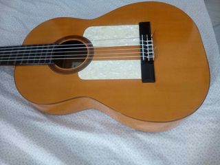 Guitarra flamenca artesanal de 1962 Málaga de segunda mano por 4.000 EUR en  La Cala del Moral en WALLAPOP