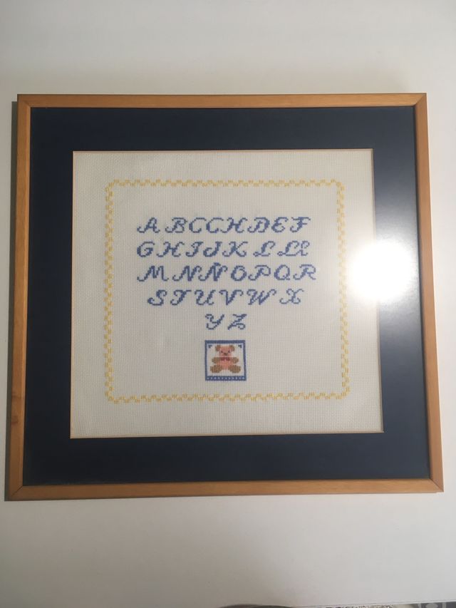 Cuadro infantil en punto de cruz.