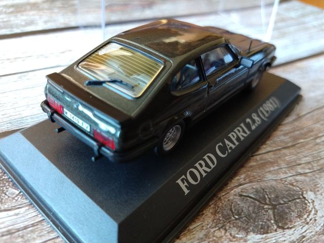 Ford Capri 2.8 1981 1/43 de Ixo