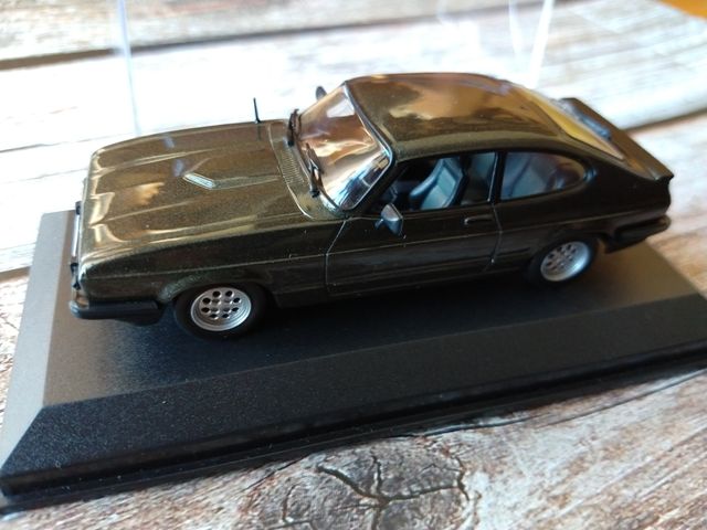 Ford Capri 2.8 1981 1/43 de Ixo