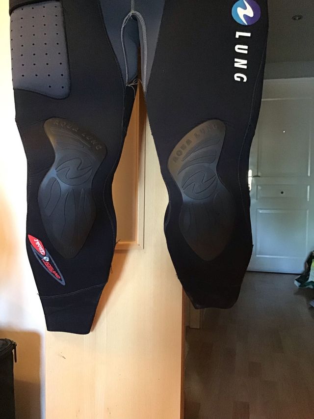 traje buceo semiseco