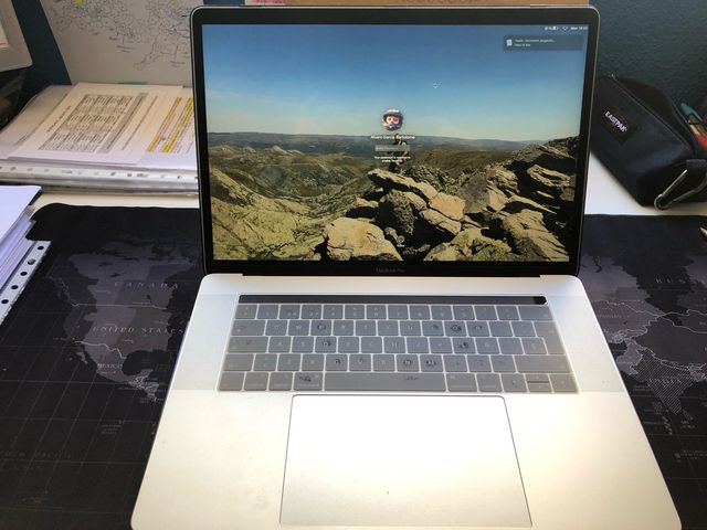 MacBook Pro i7 15"4 16Gb SDRAM graphics 630. 1500€