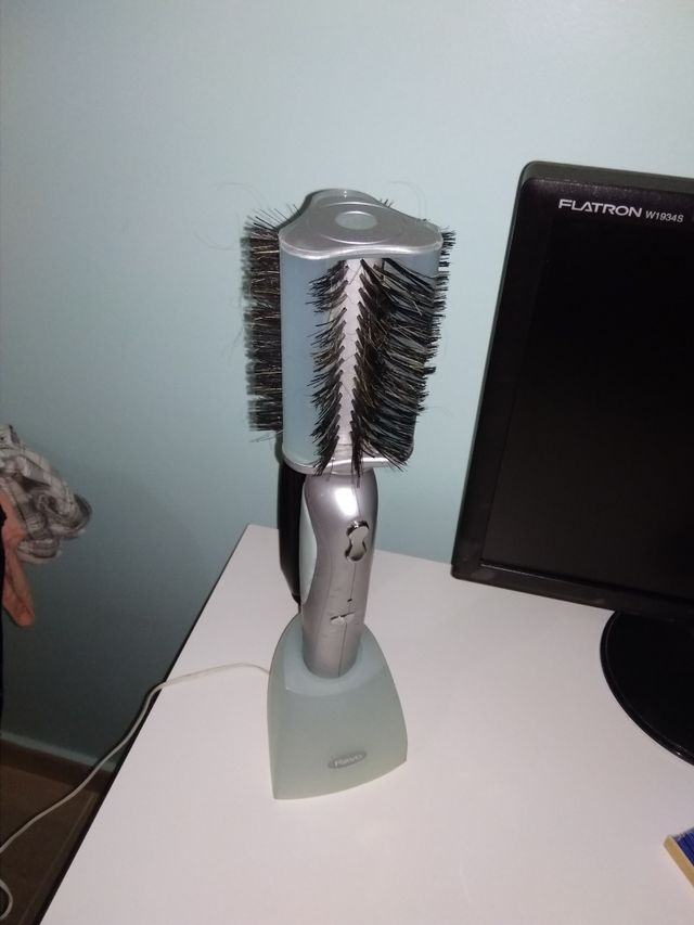 se vende Cepillo eléctrico para lisar pelo