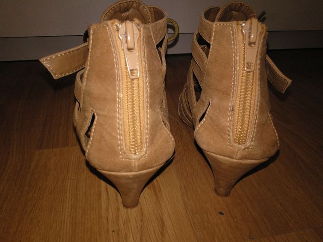 Sandalias piel número 37