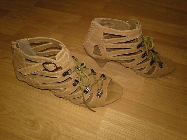 Sandalias piel número 37