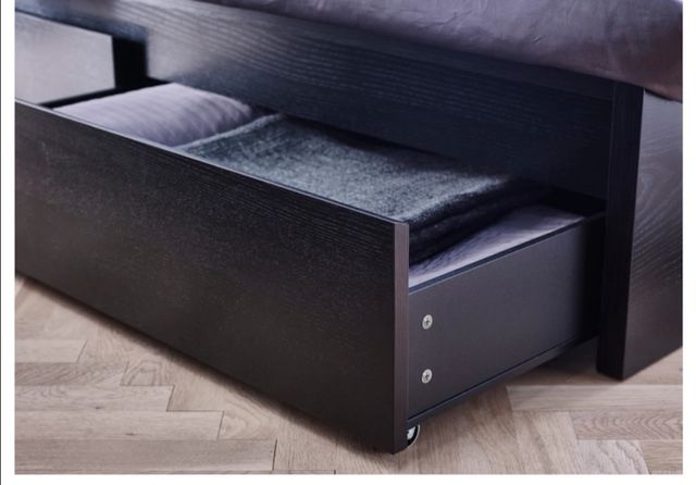 cama 180 x200 y dos mesillas de noche