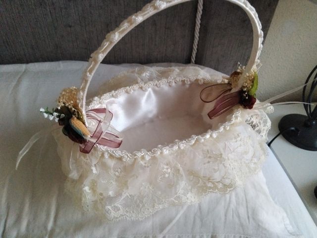 Cesta y cojín para arras y alianzas