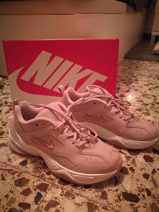 NIKE M2K TEKNO NUEVAS 41. de segunda mano por 58 EUR en Vilanoveta en  WALLAPOP