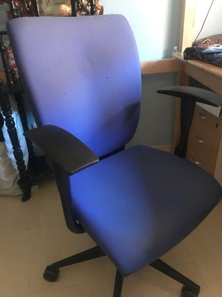Wallapop Ruedas Sevilla Con En Mano Escritorio Sillas De Segunda cqjA3R45L