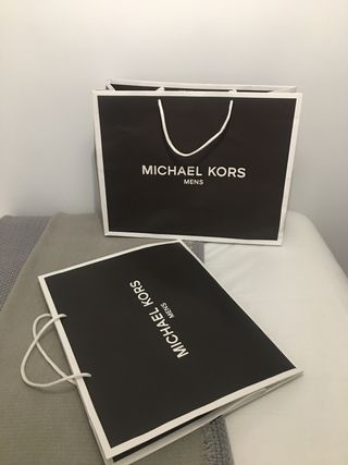 Bolsa papel michael kors de segunda mano por 4,5 EUR en Madrid en WALLAPOP