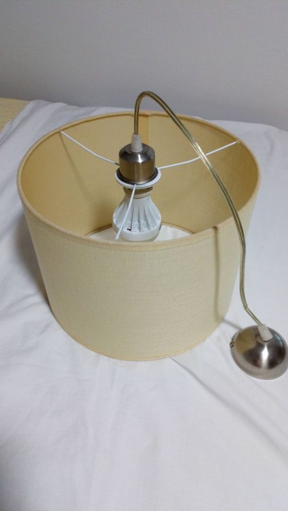 Lampara color crudo.