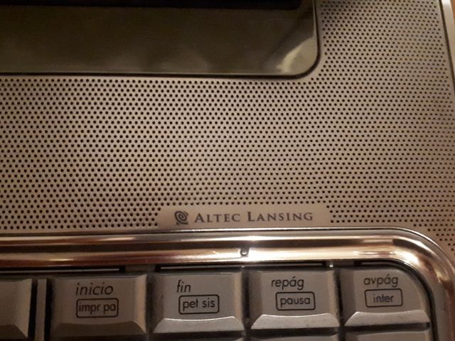 Se vende ordenador para piezas, pantalla 17 pulgad