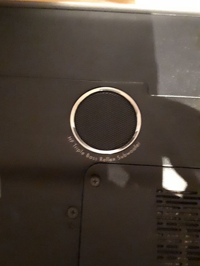 Se vende ordenador para piezas, pantalla 17 pulgad