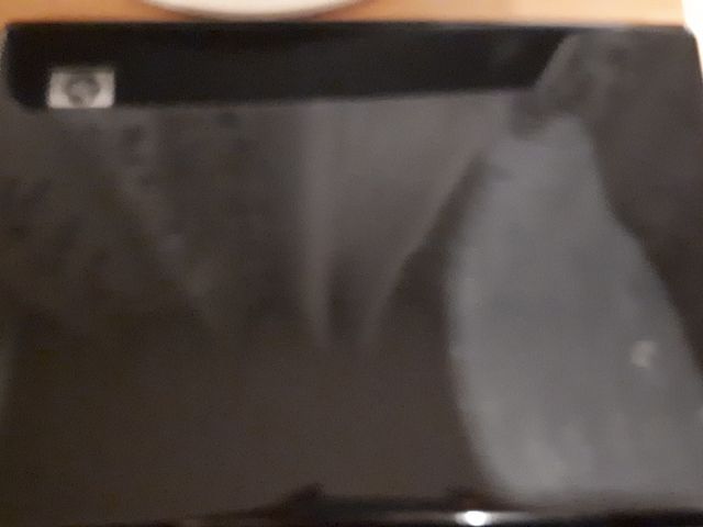 Se vende ordenador para piezas, pantalla 17 pulgad