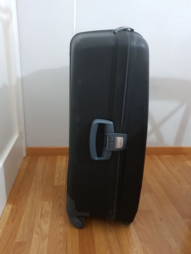 Maleta samsonite negra