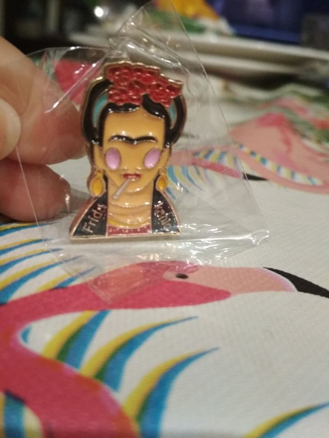 pins Frida Kahlo