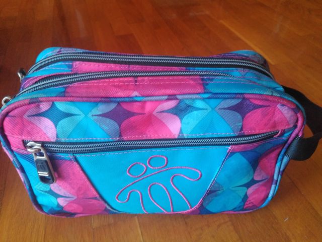 Mochila totto, neceser, estuche