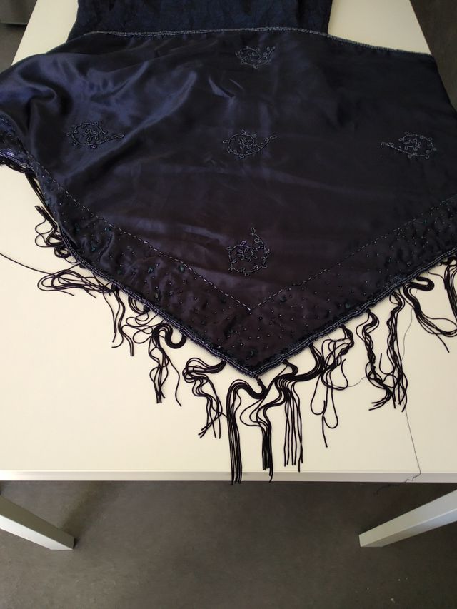 vestido de fiesta azul  con mantón