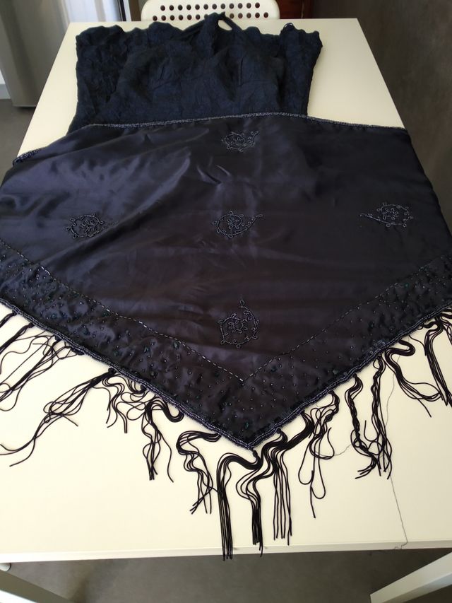 vestido de fiesta azul  con mantón