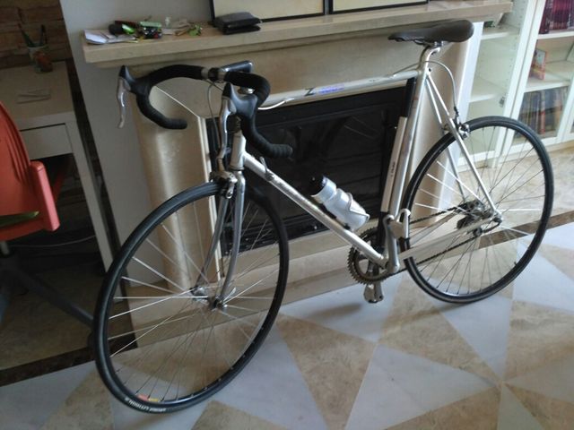 Bicicleta de carretera clásica