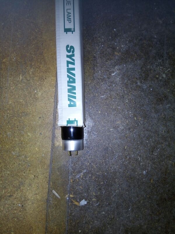 tubo fluorescente 15 w luz negra de segunda mano por 10 EUR en Lleida