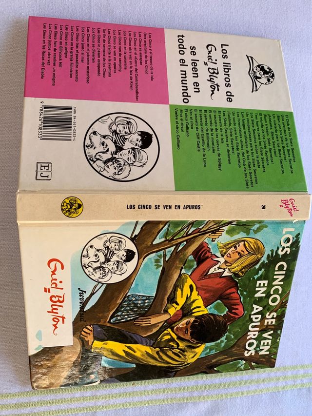 Libro Los cinco se ven en apuros. Enid Blyton.