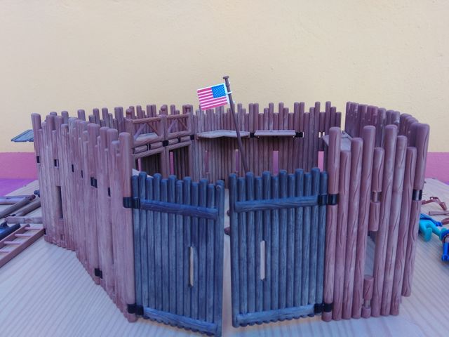 Far West Fort Randall. Ref: 3419. Playmobil