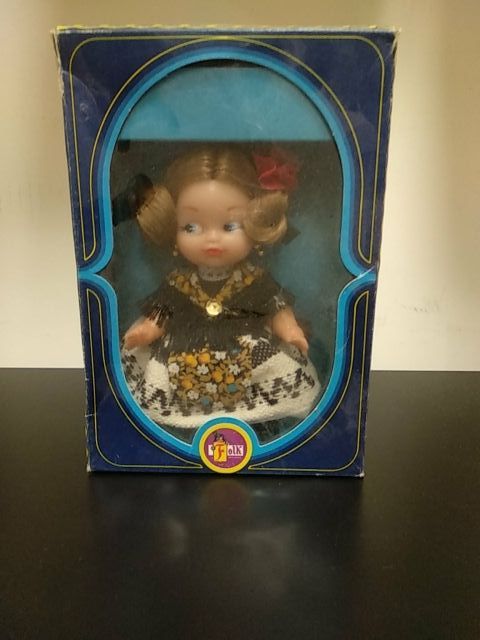 Muñeca Antigua de Artesanía Folk